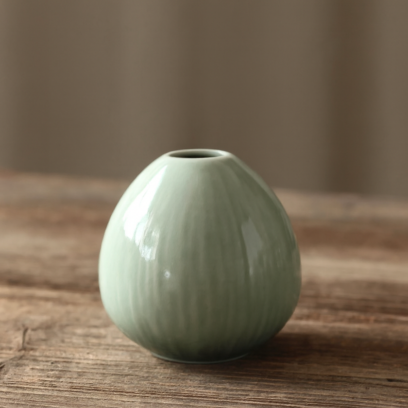 Elegant Ceramic Vase Ornament